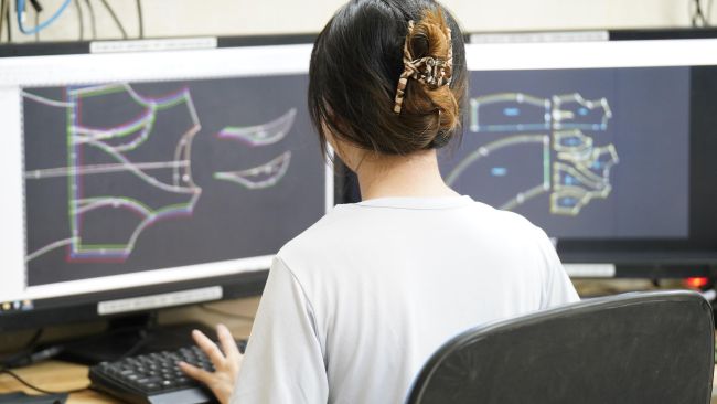 Kỹ thuật làm rập nâng cao cho các trang phục phức tạp như Vest và đầm dạ hội.