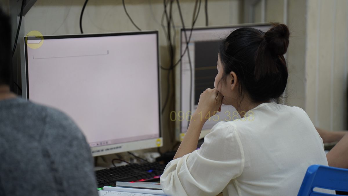 Lớp học thiết kế rập trên máy tính tại Toán Trần, máy tính có sẵn cho học viên